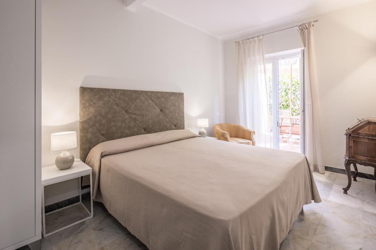 Hotel Cavalieri Del Mare Marina di Massa Eksteriør billede