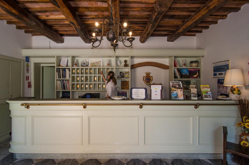 Hotel Cavalieri Del Mare Marina di Massa Eksteriør billede