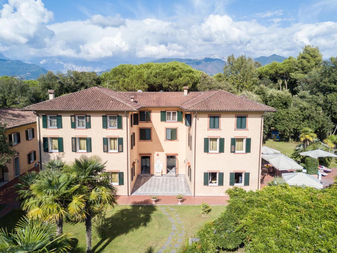 Hotel Cavalieri Del Mare Marina di Massa Eksteriør billede